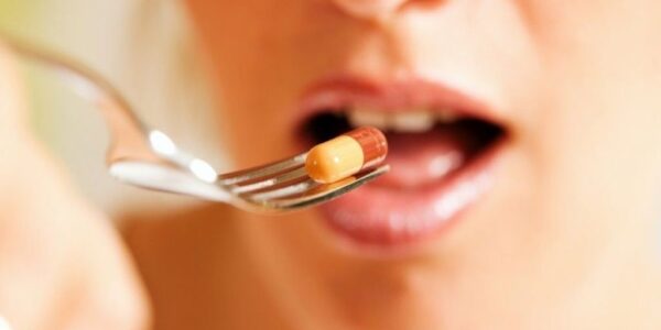 Bổ sung vitamin C thời COVID-19, “lợi bất cập hại”