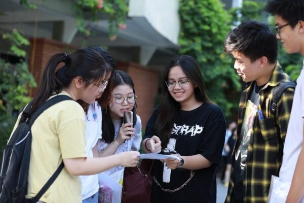 Đề thi thử THPT Quốc gia 2020 môn Anh mẫu (có đáp án)