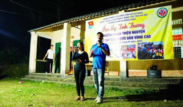 Báo văn nghệ – Chương trình “Ấm áp tình thương” của Trường Cao đẳng Y Dược Tuệ Tĩnh Hà Nội