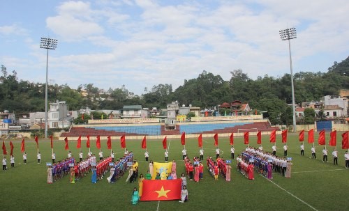 Khai mạc Giải bóng đá Sinh viên Cao đẳng Y Dược Tuệ Tĩnh Hà Nội lần thứ 10