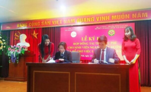 Chương trình miễn toàn bộ học phí cho sinh viên ngành điều dưỡng