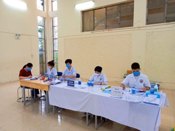 Sinh viên Nhà trường với công tác hỗ trợ phòng chống dịch tại cộng đồng.