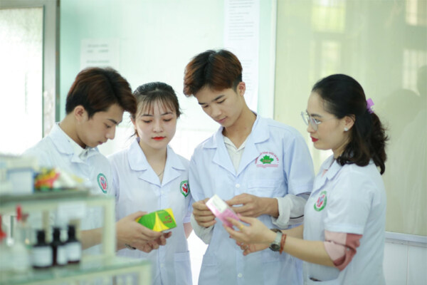 Y dược gồm những ngành nào? Top 4 ngành Y Dược “hot” nhất
