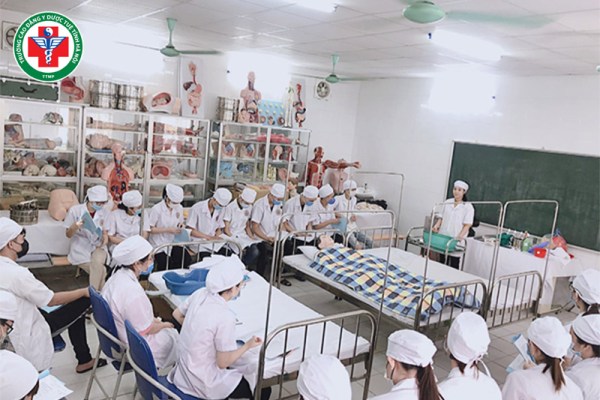 Thực trạng ngành Điều dưỡng Việt Nam hiện nay [Cập nhật 2026] 