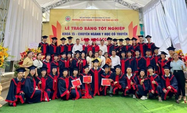 Báo Pháp luật -Y học cổ truyền – Ngành học Hot, đón đầu xu thế sống “xanh”