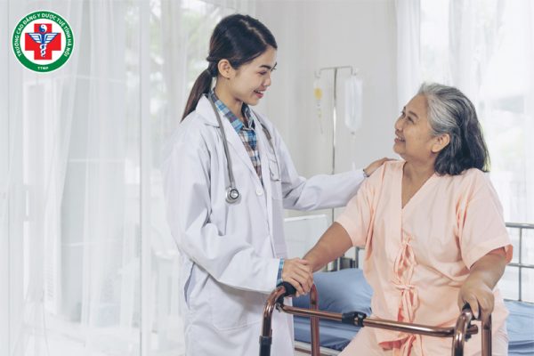 Chia sẻ về Điều dưỡng chăm sóc sức khỏe người cao tuổi