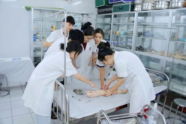 Lớp học Liên thông cao đẳng Phục hồi chức năng tại Thái Bình